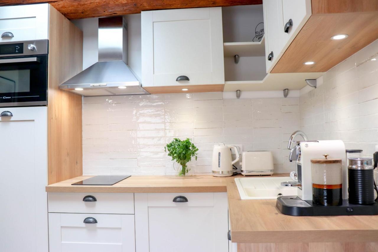 Aubernon Luxurious, Newly Renovated Flat In Heart Of Old Antibesアパートメント エクステリア 写真